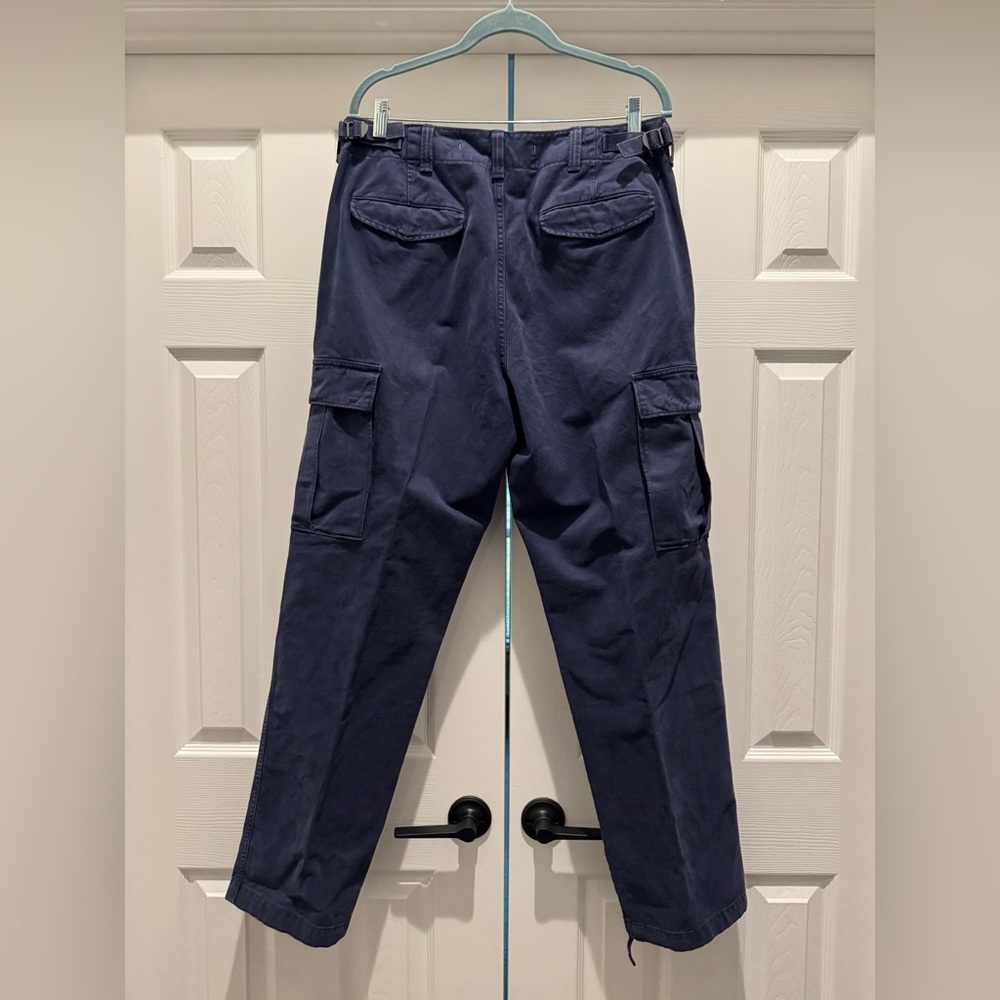 ✨ NEW w/tag ✨ Men’s Banana Republic Cargo Pants - size 33, dark blue - Picture 4 of 8
